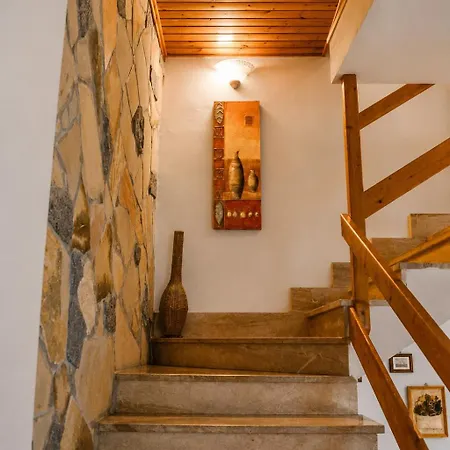 Semesterbostad Casa Milena Settimo San Pietro